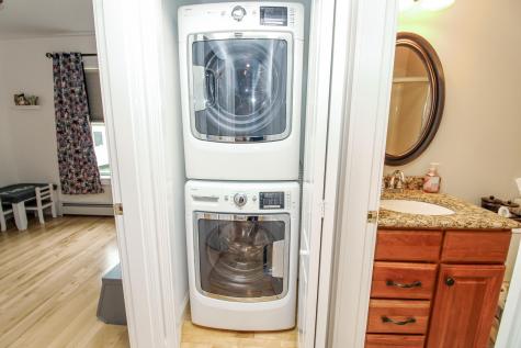 9 Camden Court Bangor ME 04401
