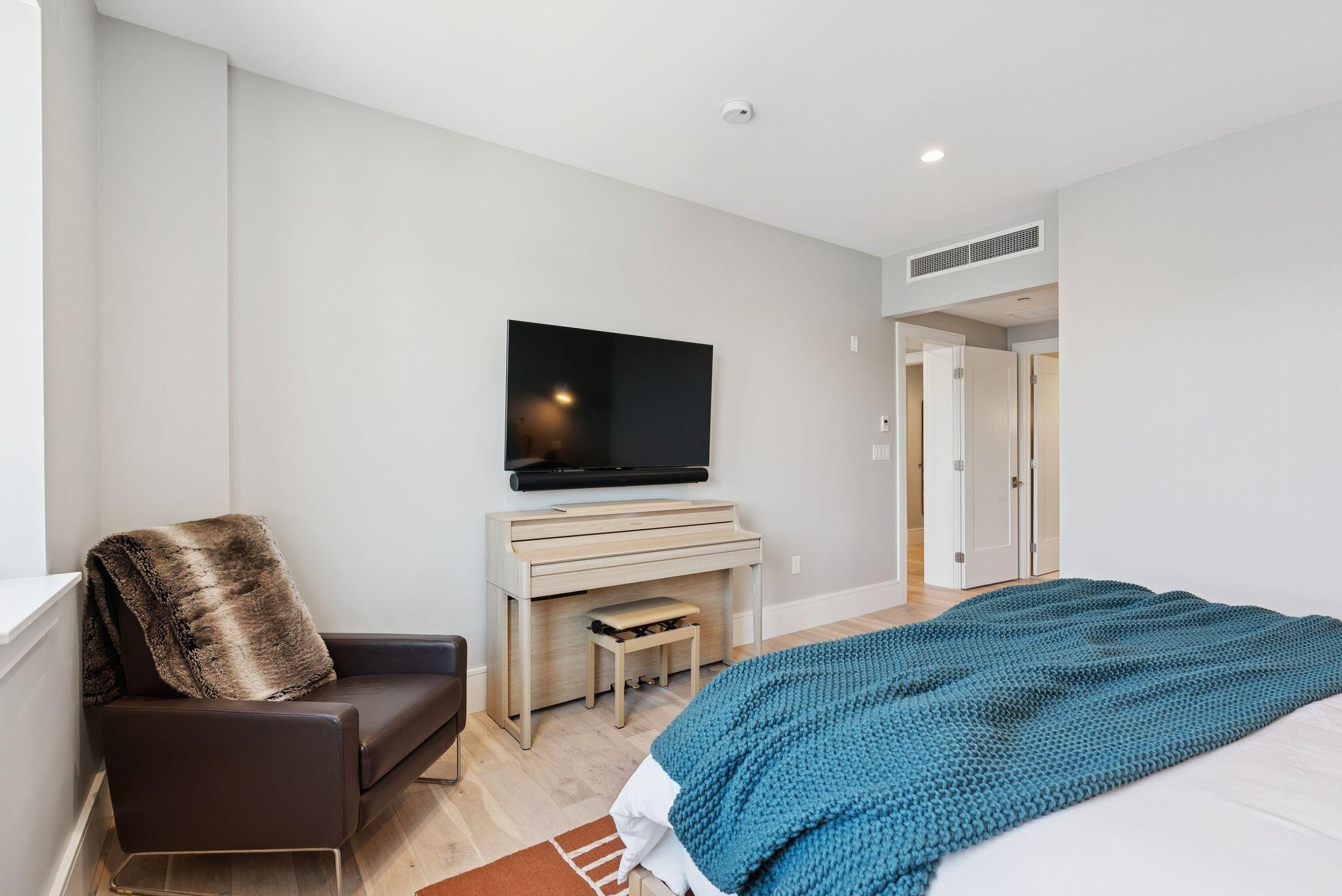 383 Commercial Street Portland ME 04101