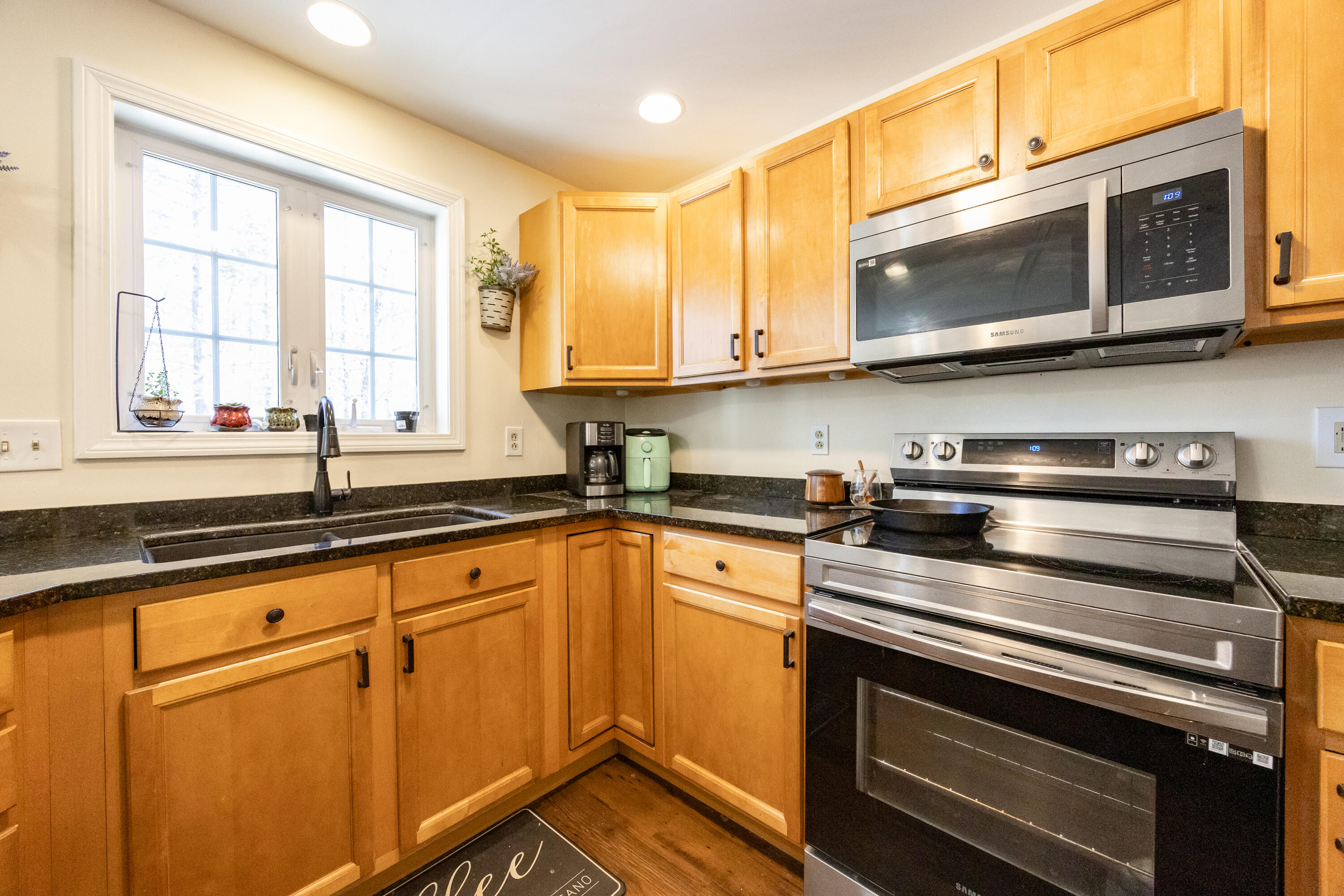 14 Ledges Court Lewiston ME 04240