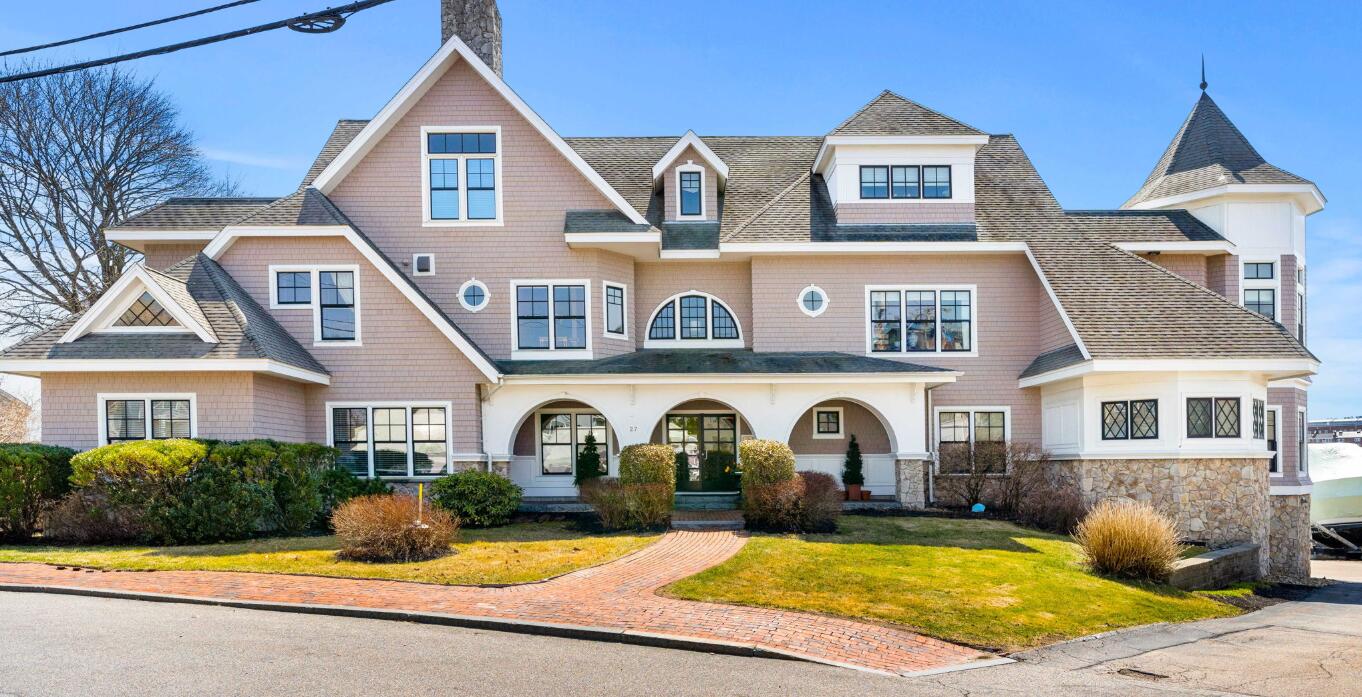 27 Badgers Island W Kittery ME 03904