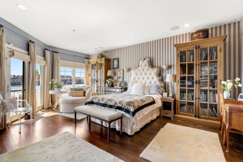 27 Badgers Island W Kittery ME 03904