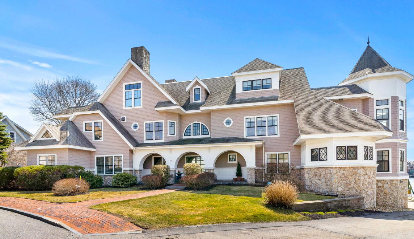 27 Badgers Island W Kittery ME 03904