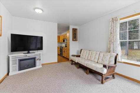 18 Beaver Pond Road Brunswick ME 04011