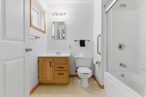 18 Beaver Pond Road Brunswick ME 04011