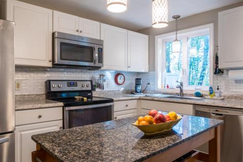 7 Dale Court Portland ME 04102