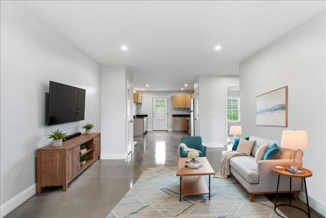 3 Freedom Farm Road Auburn ME 04210