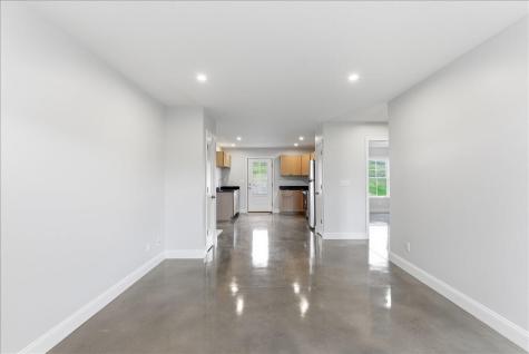 3 Freedom Farm Road Auburn ME 04210