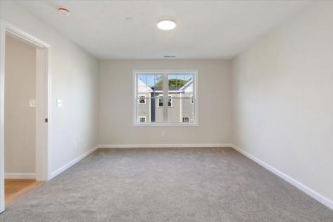 25 Regency Circle Kittery ME 03904