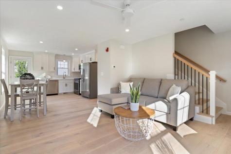 25 Regency Circle Kittery ME 03904