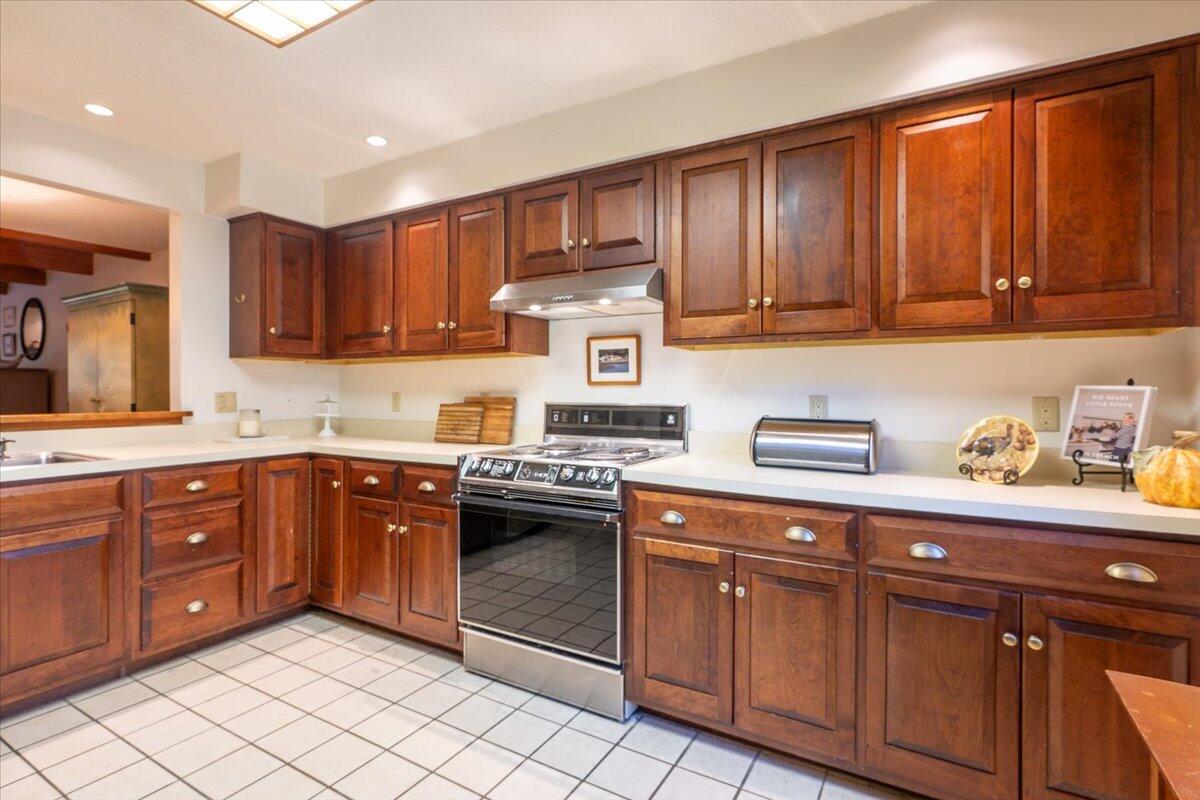 10 Harbor Drive Lincolnville ME 04849