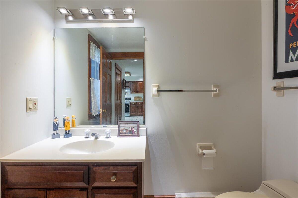 10 Harbor Drive Lincolnville ME 04849