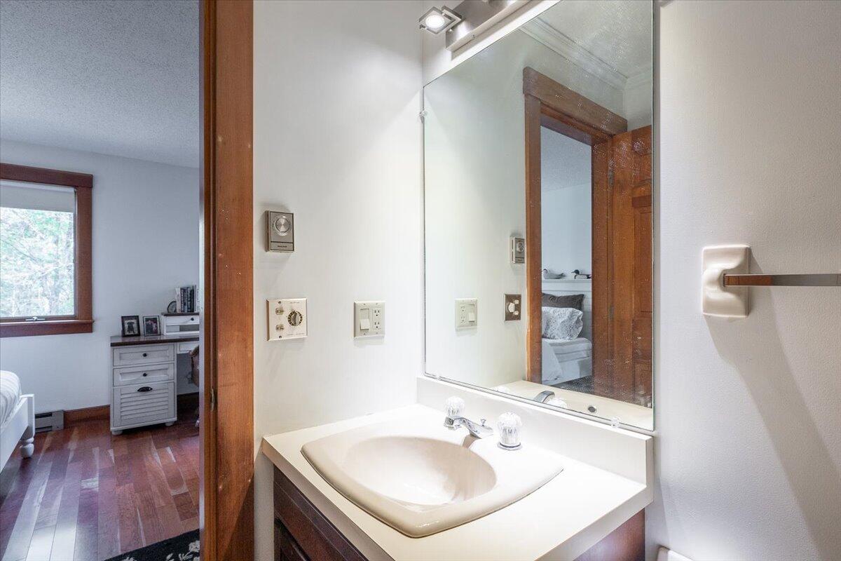 10 Harbor Drive Lincolnville ME 04849