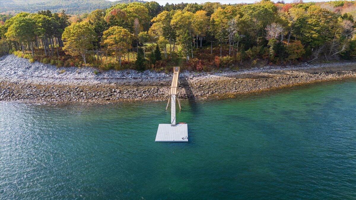 10 Harbor Drive Lincolnville ME 04849