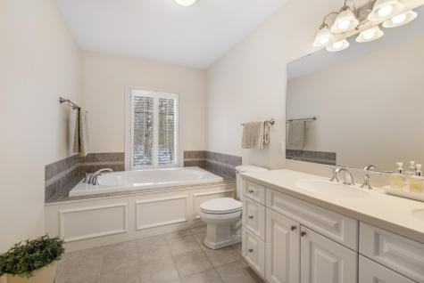 100 Shepard's Cove Road Kittery ME 03904