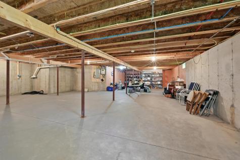 40 Camden Court Bangor ME 04401