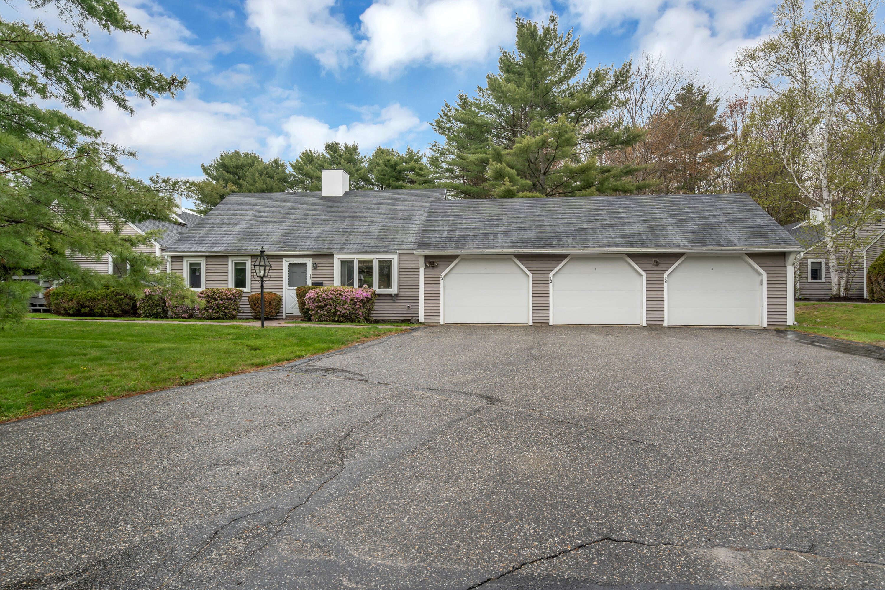 24 Colonial Way Auburn ME 04210