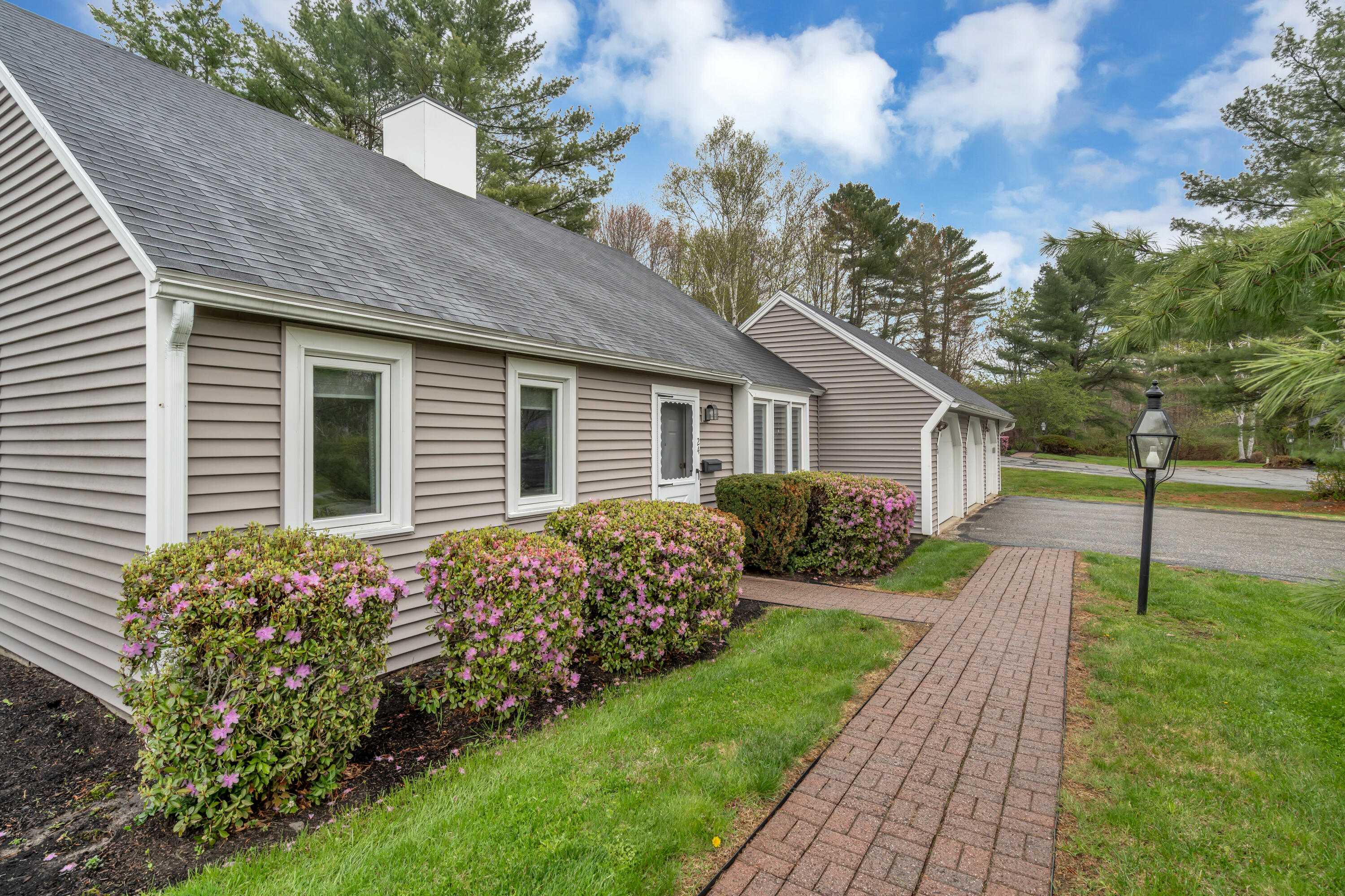 24 Colonial Way Auburn ME 04210