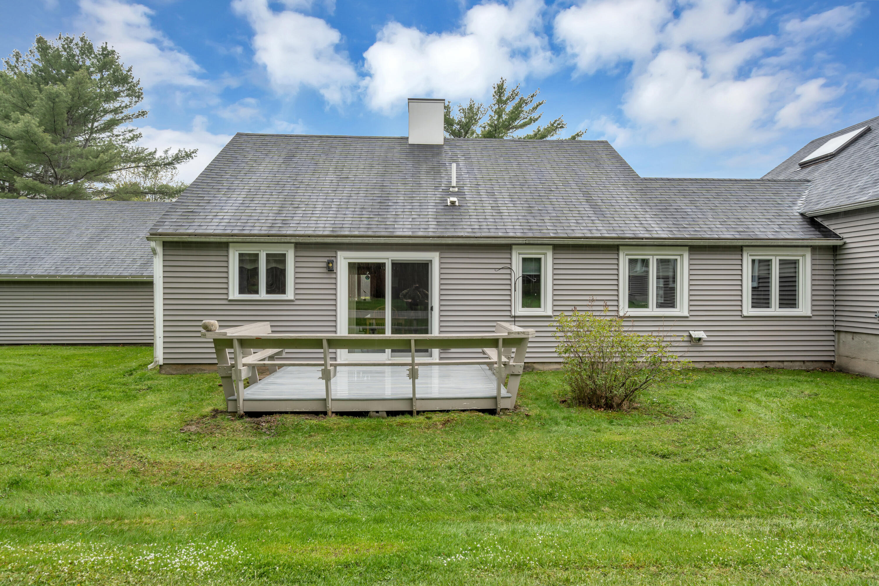 24 Colonial Way Auburn ME 04210
