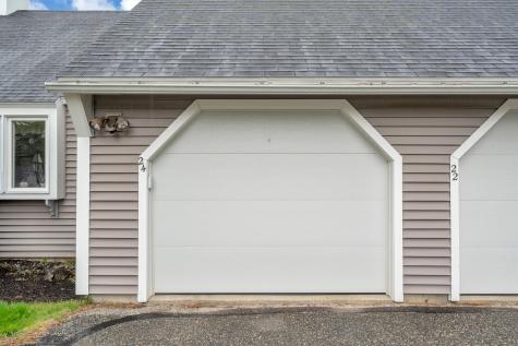 24 Colonial Way Auburn ME 04210