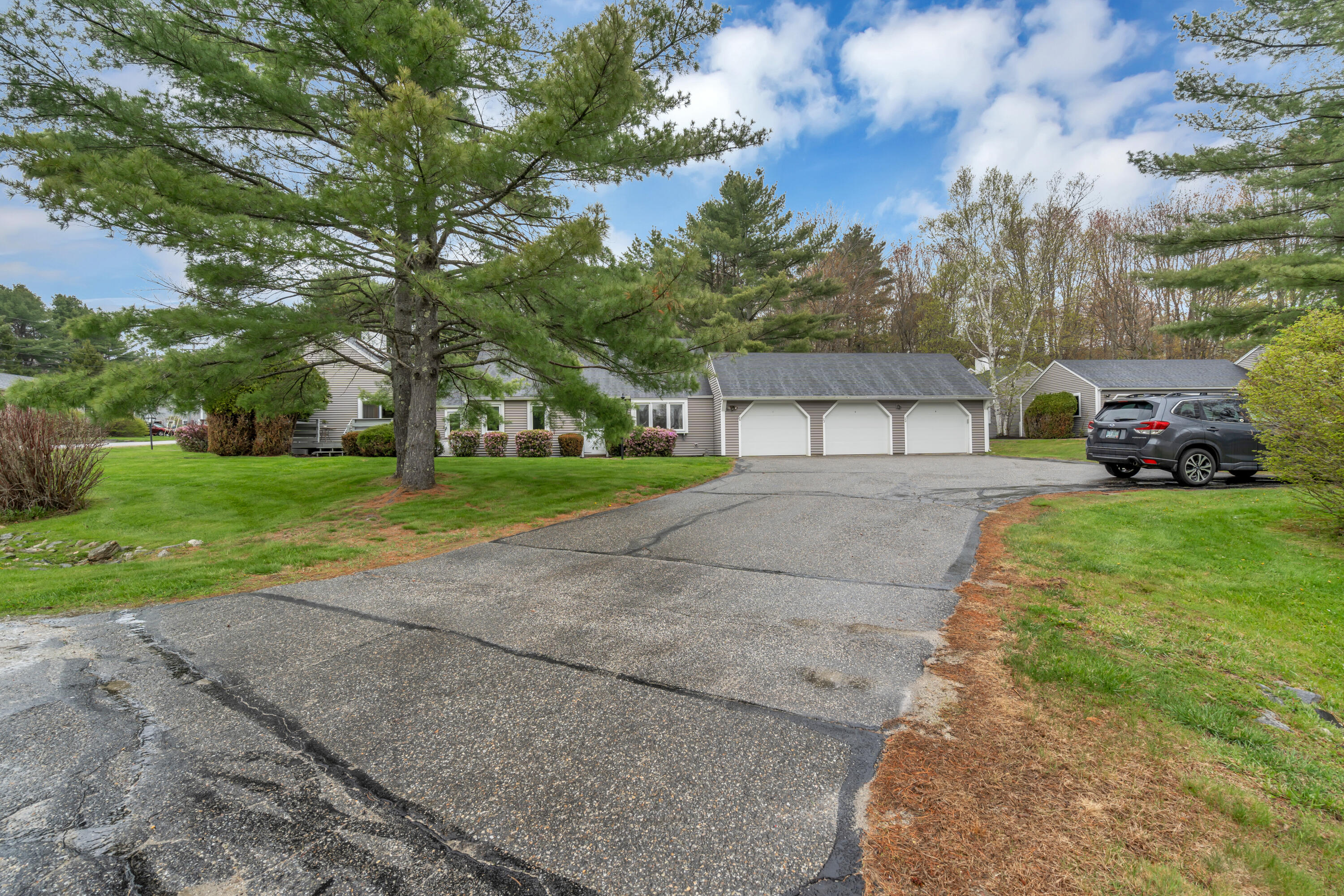 24 Colonial Way Auburn ME 04210