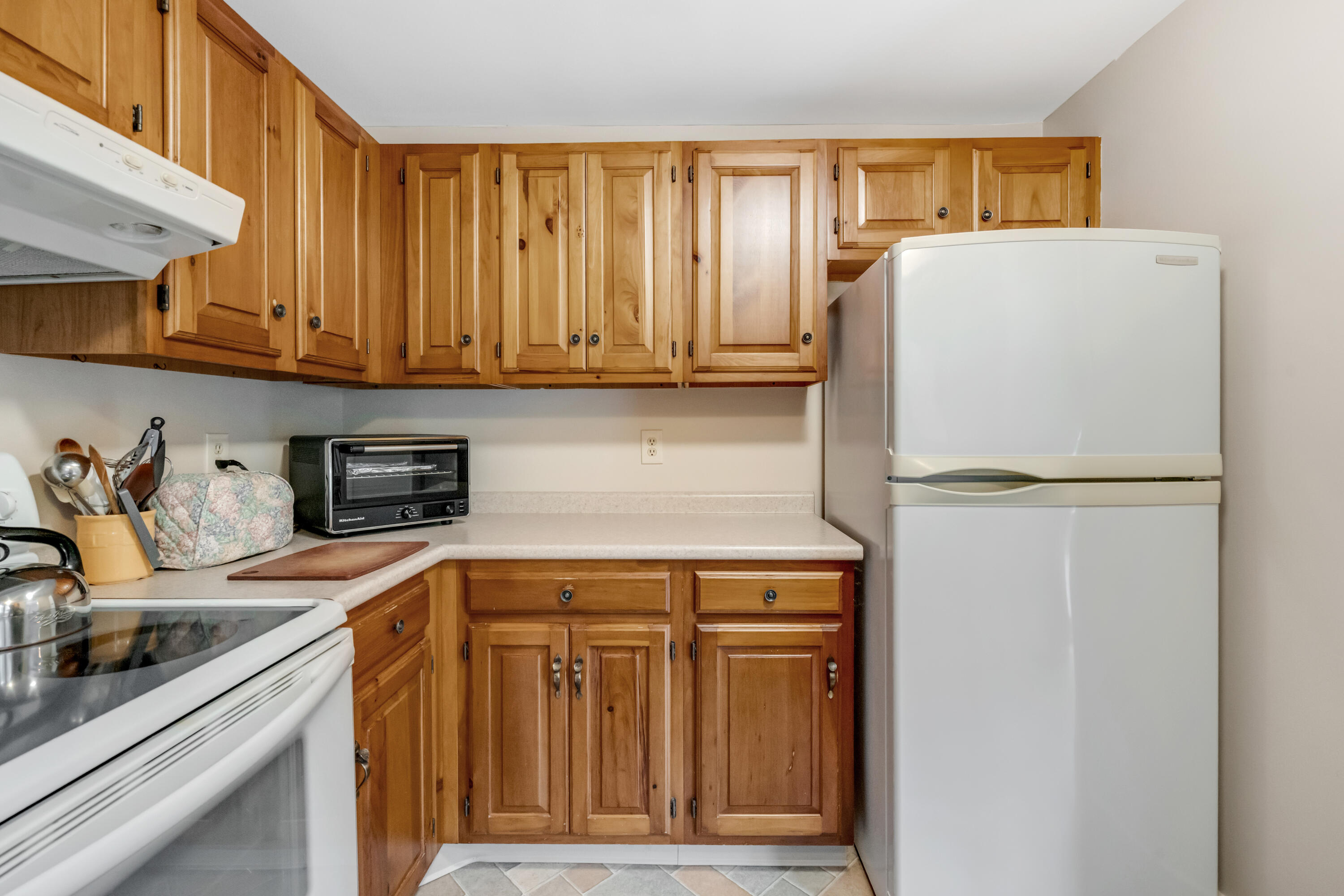 24 Colonial Way Auburn ME 04210