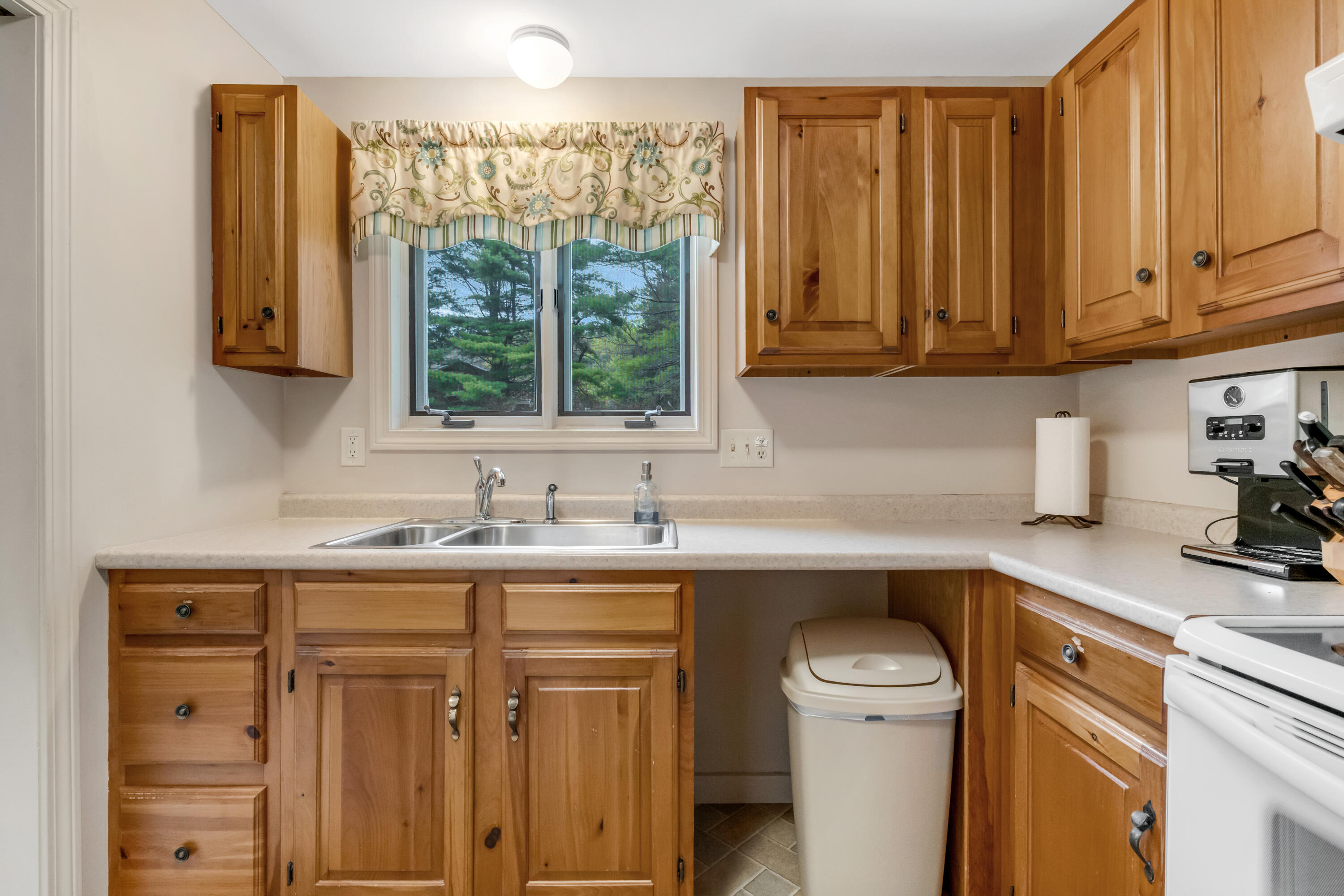 24 Colonial Way Auburn ME 04210