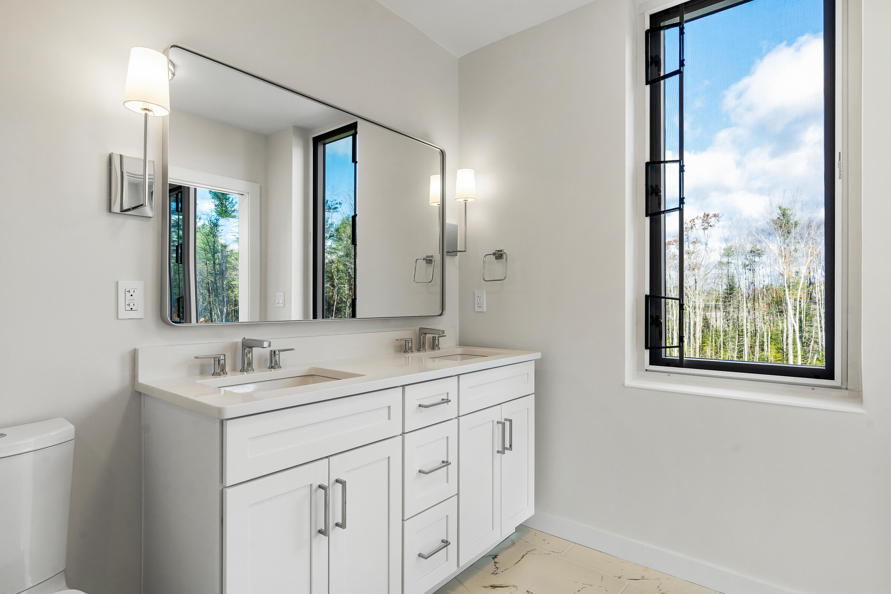 267 Us Route 1 Falmouth ME 04105