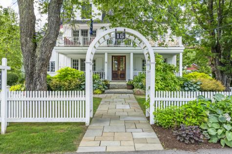 15 Langsford Road Kennebunkport ME 04046