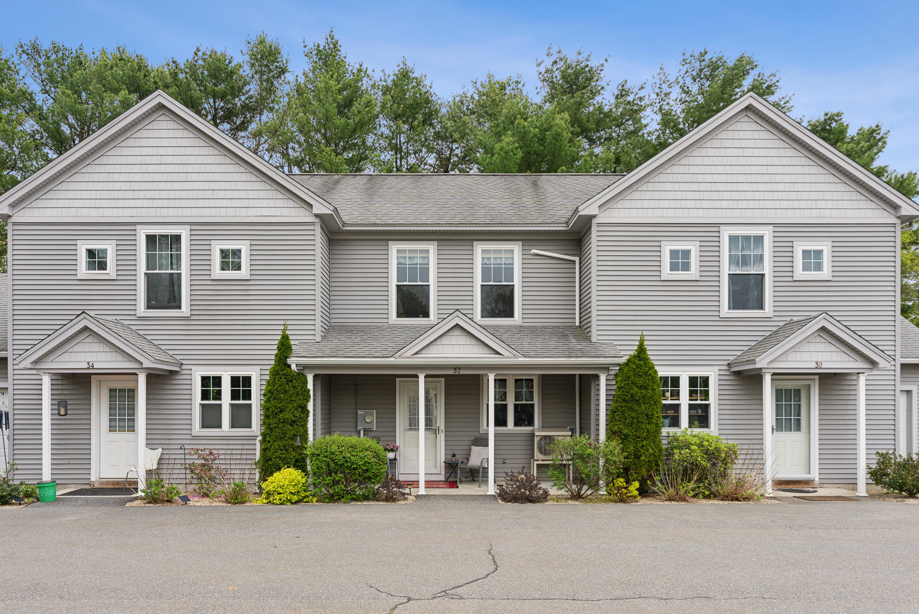 32 Edgefield Lane Brunswick ME 04011