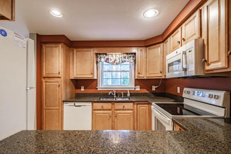 61 Plymouth Grove Kennebunk ME 04043