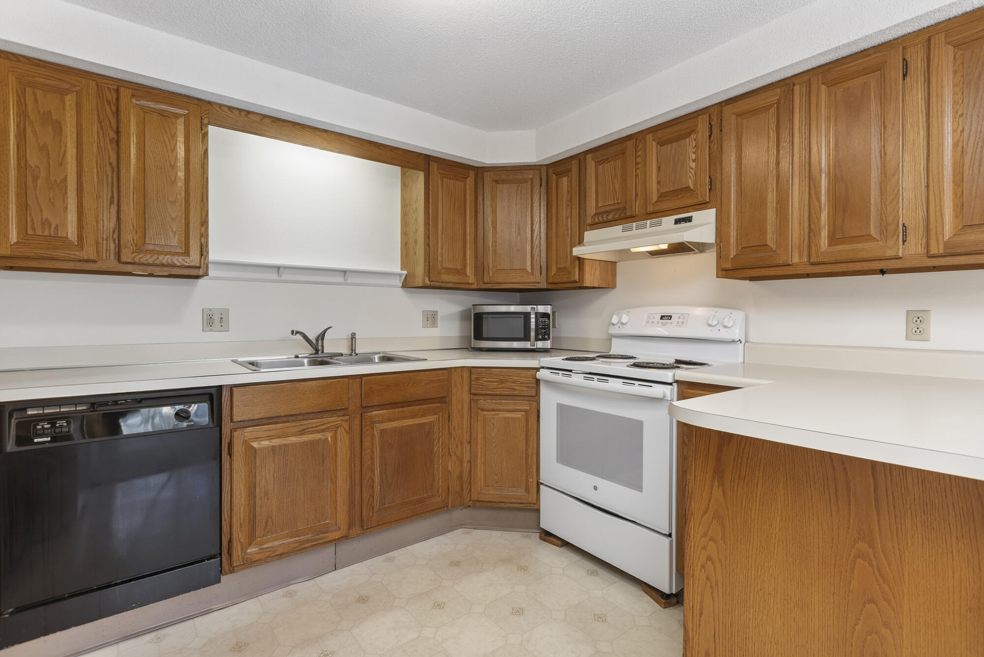 12 Edgecomb Court Portland ME 04103