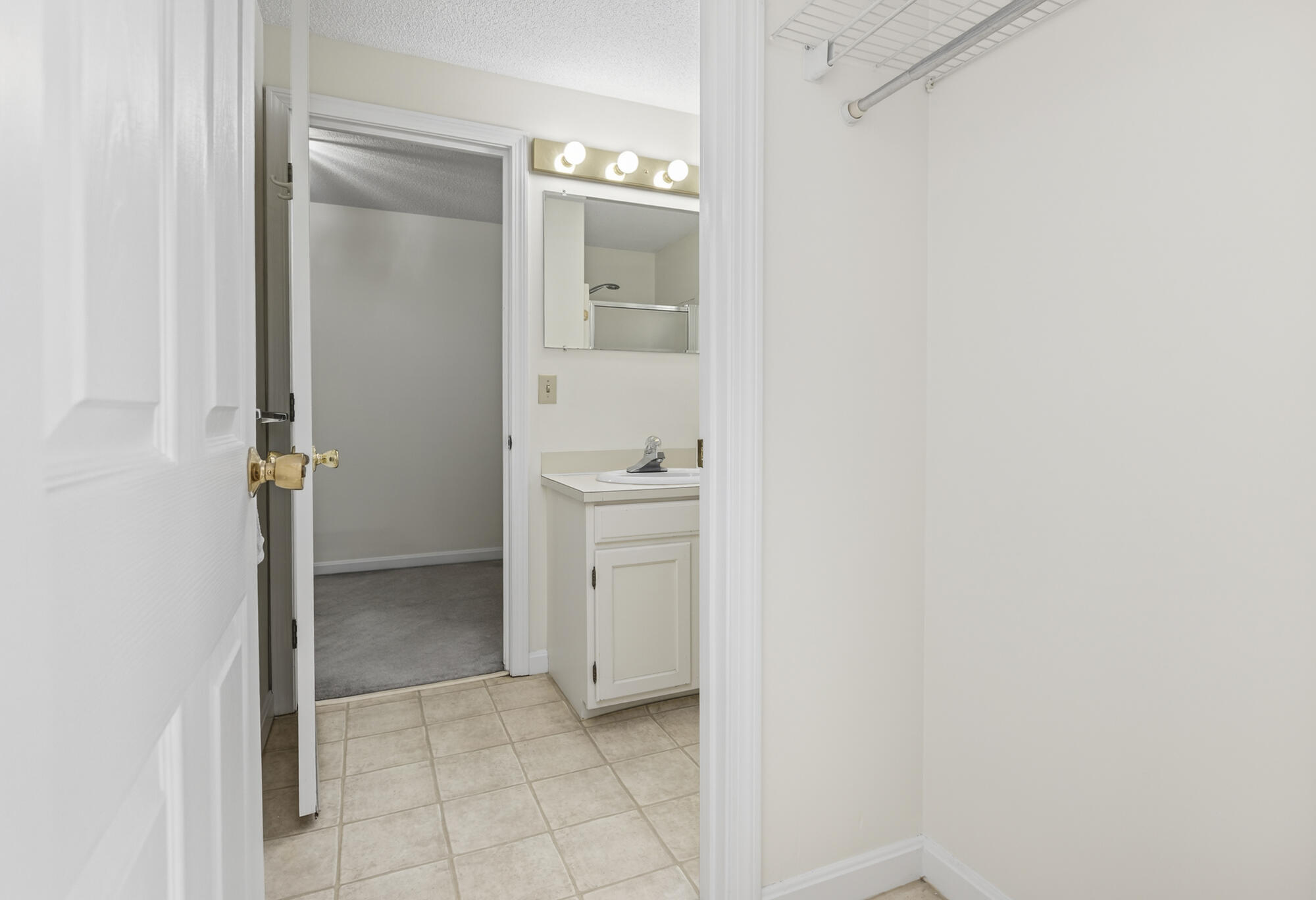 12 Edgecomb Court Portland ME 04103