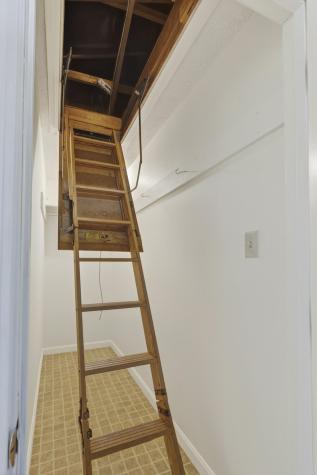 12 Edgecomb Court Portland ME 04103