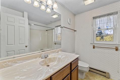 8 Royal Oaks Drive Auburn ME 04210