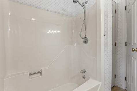 8 Royal Oaks Drive Auburn ME 04210