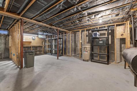 8 Royal Oaks Drive Auburn ME 04210