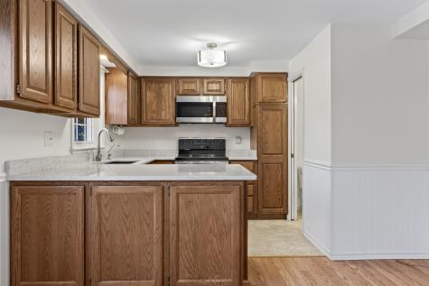 8 Royal Oaks Drive Auburn ME 04210