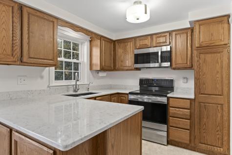 8 Royal Oaks Drive Auburn ME 04210