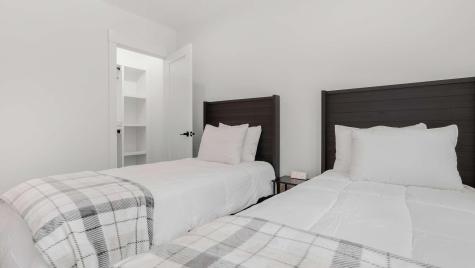 13 Lodgepole Lane Newry ME 04261