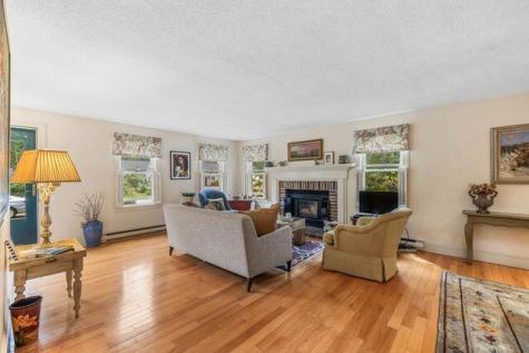 16 Oakwood Lane Kennebunk ME 04043