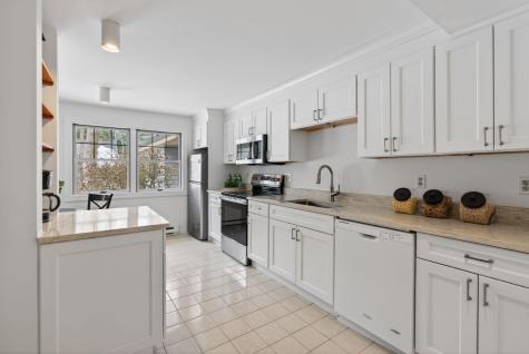 34 Concord Place Cape Elizabeth ME 04107