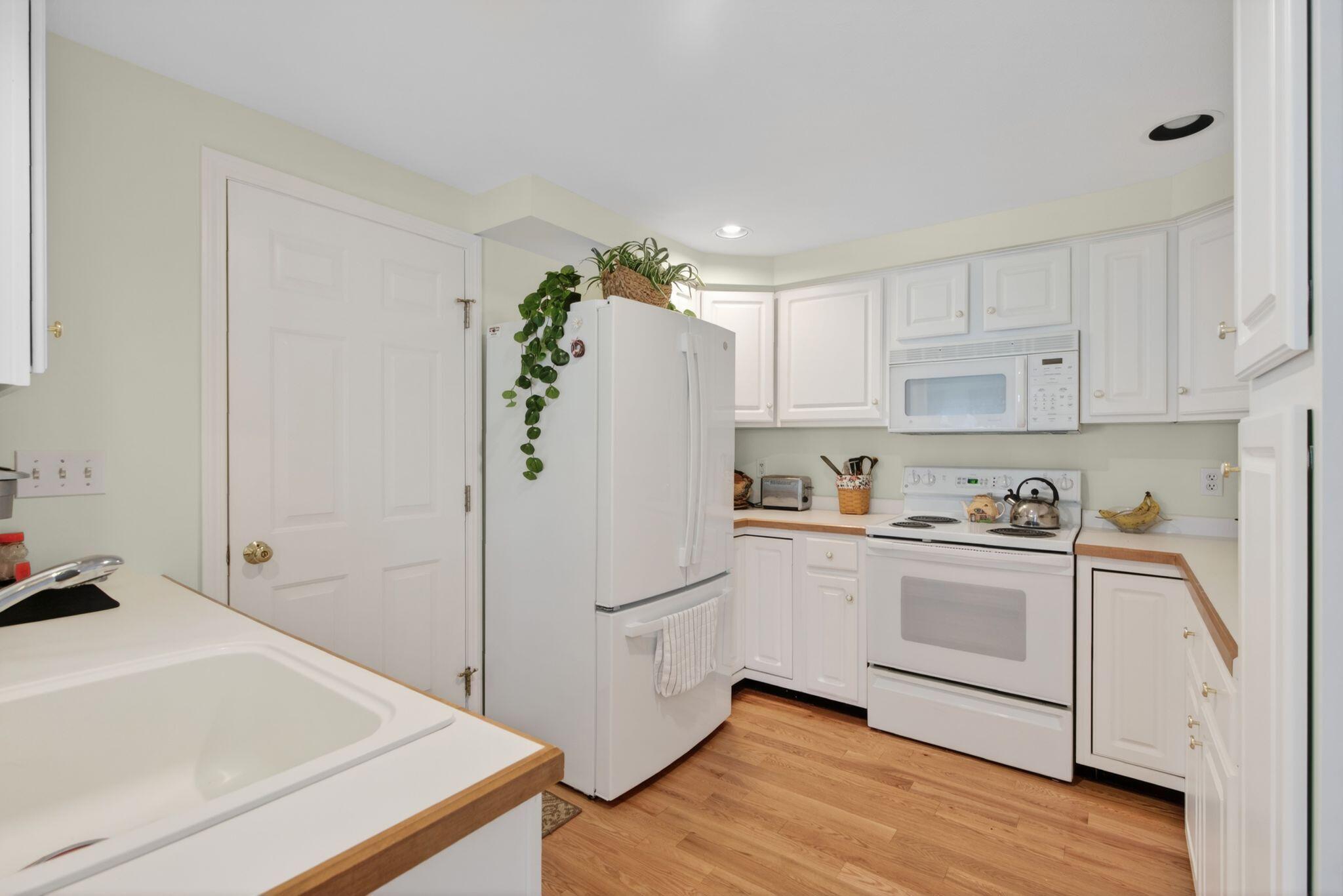 22 Greenwich Way Kennebunk ME 04043