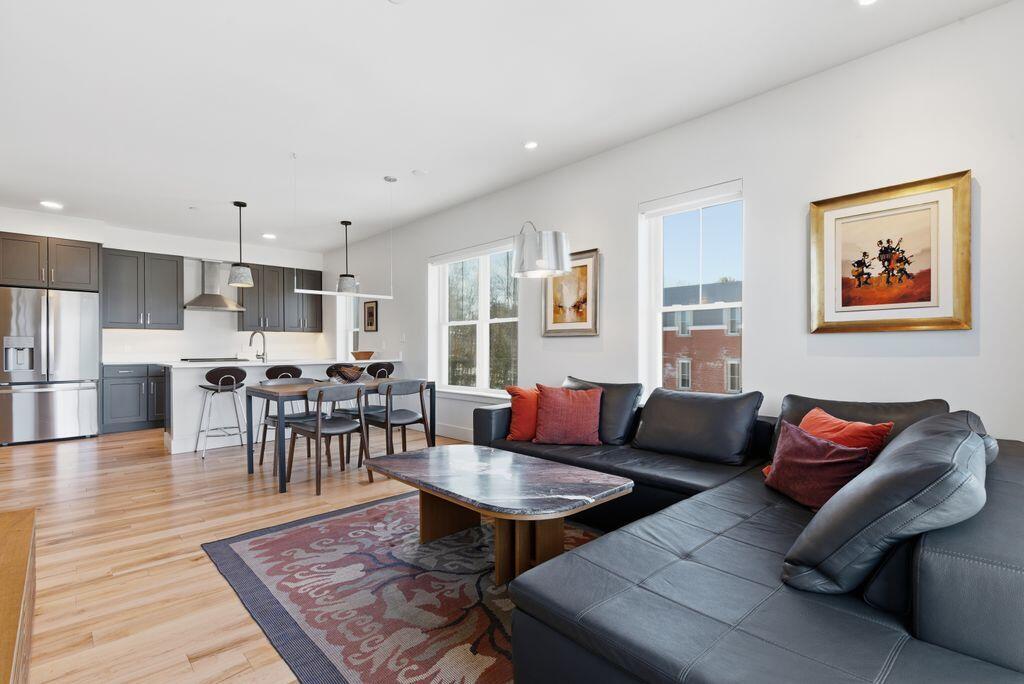 65 Mcauley Way Portland ME 04103