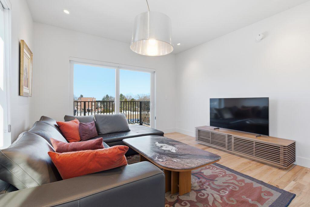 65 Mcauley Way Portland ME 04103