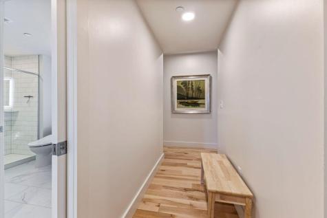 65 Mcauley Way Portland ME 04103