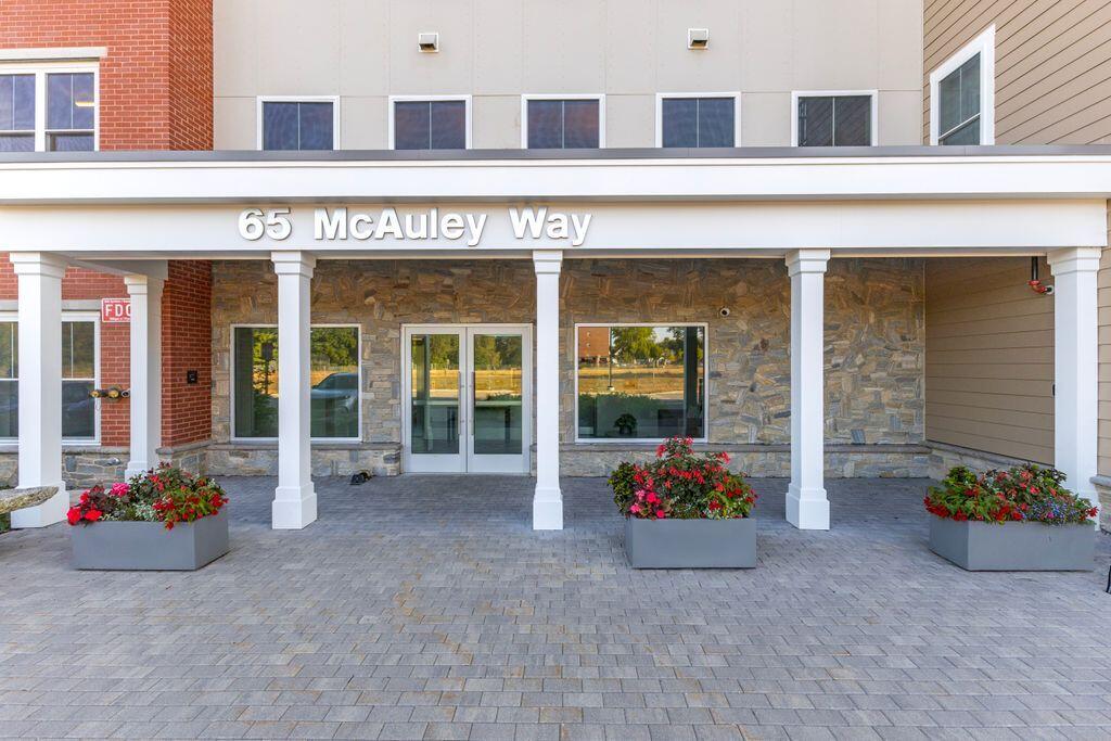 65 Mcauley Way Portland ME 04103