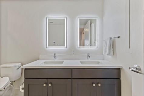 65 Mcauley Way Portland ME 04103