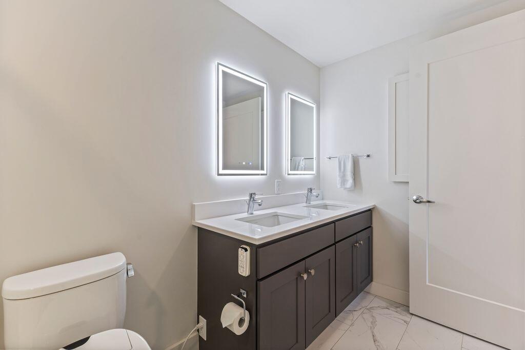 65 Mcauley Way Portland ME 04103