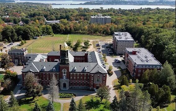 65 Mcauley Way Portland ME 04103