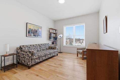 65 Mcauley Way Portland ME 04103